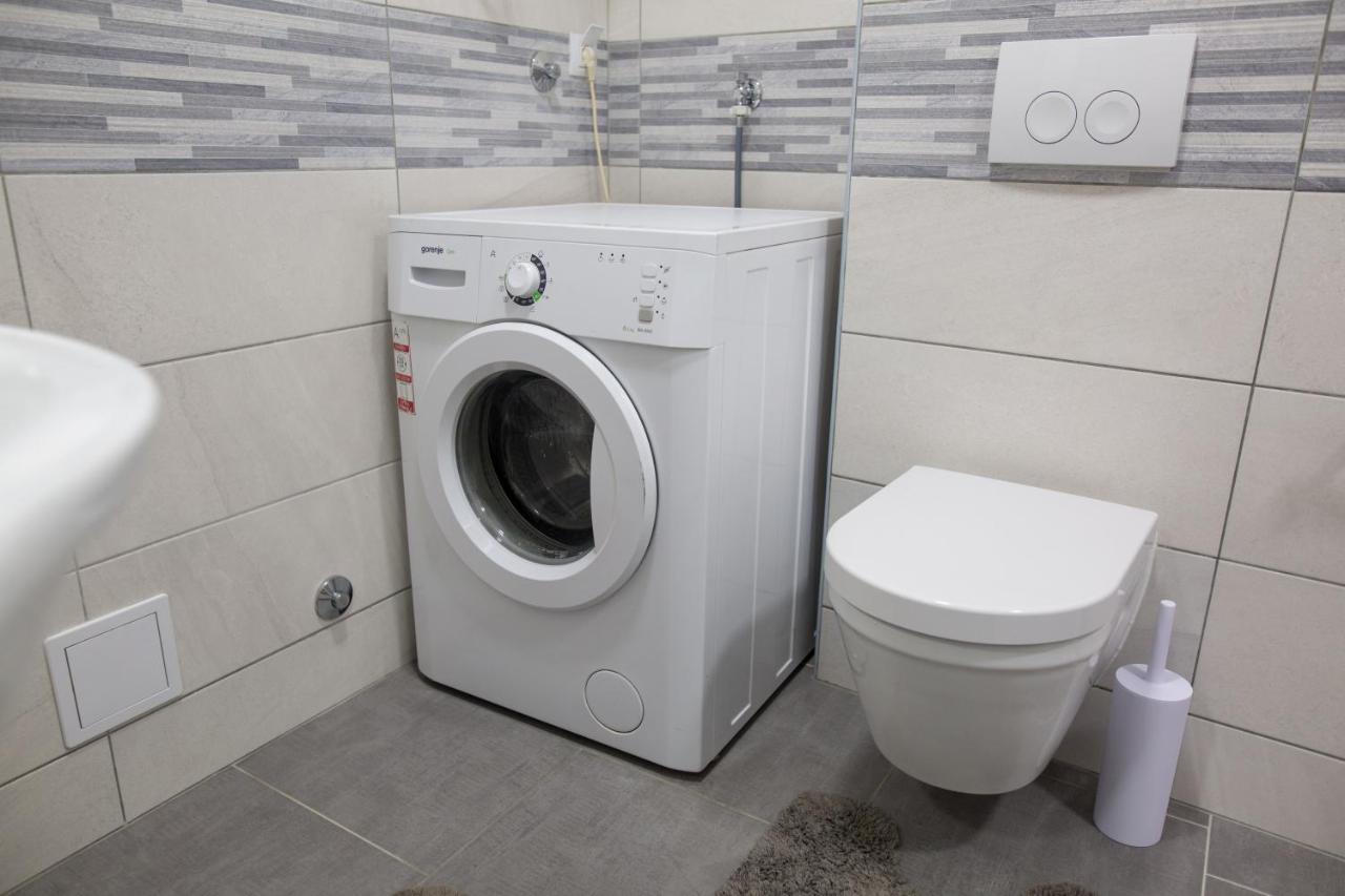 Serious Job Apartment Дубровник Екстериор снимка