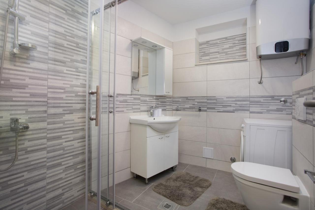Serious Job Apartment Дубровник Екстериор снимка