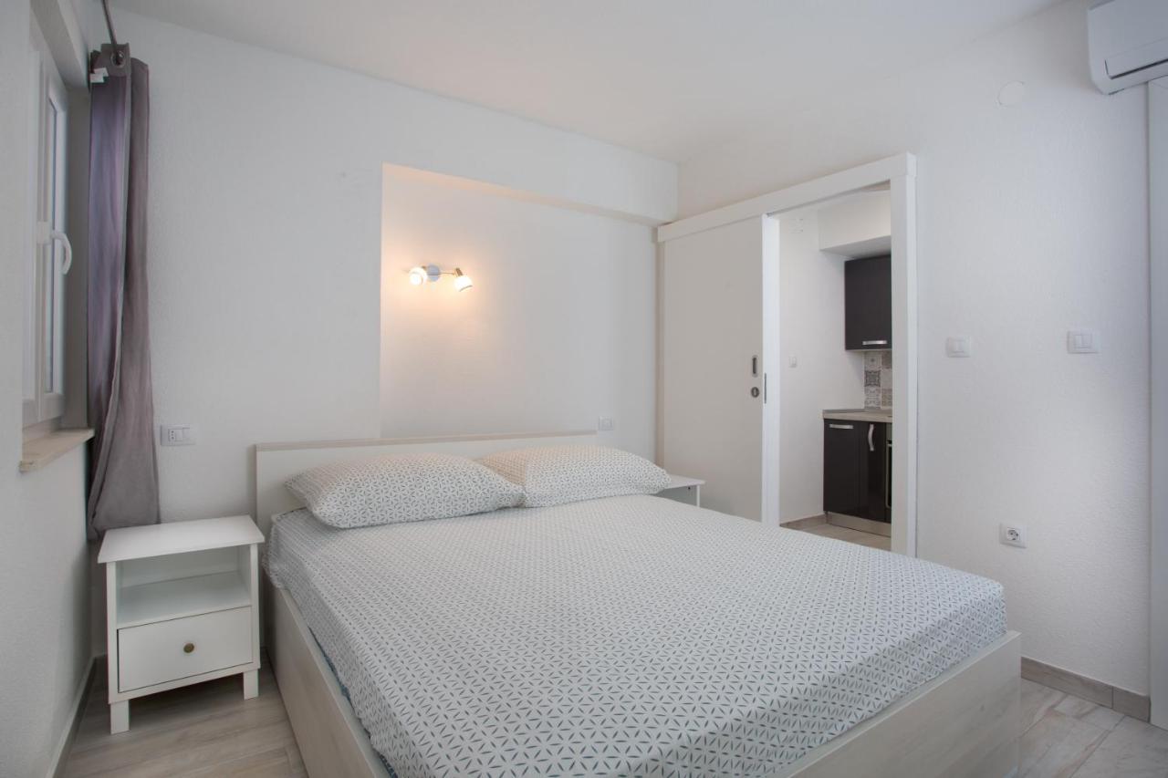 Serious Job Apartment Дубровник Екстериор снимка